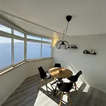 Un Lujoso Duplex En En Primera Linea De Playa Y Con Parking Propio