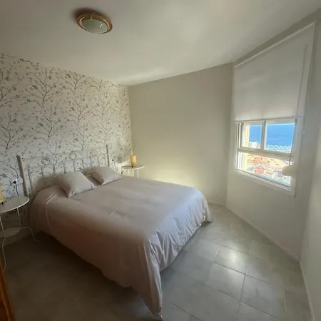 Un Lujoso Duplex En En Primera Linea De Playa Y Con Parking Propio