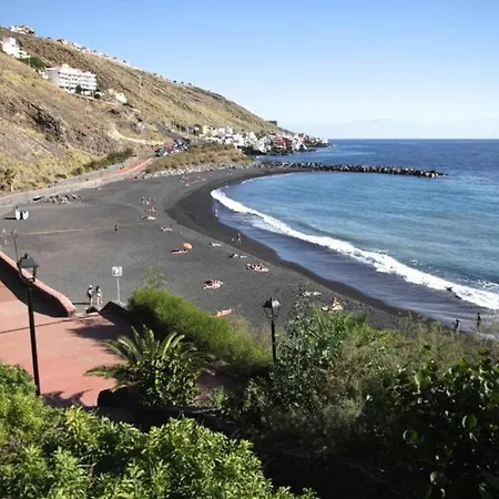 Un Lujoso Duplex En En Primera Linea De Playa Y Con Parking Propio