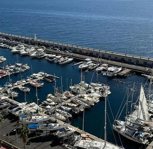 Un Lujoso Duplex En En Primera Linea De Playa Y Con Parking Propio * Radazul