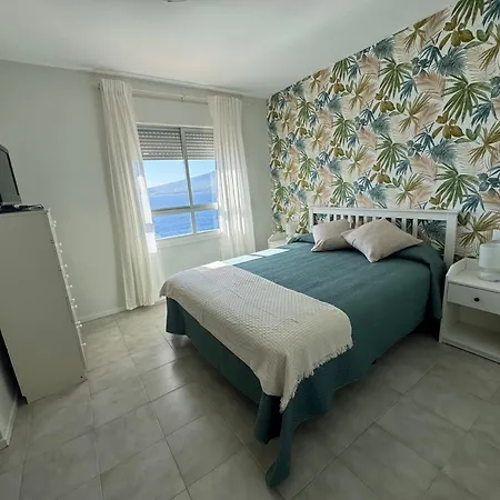 Un Lujoso Duplex En En Primera Linea De Playa Y Con Parking Propio